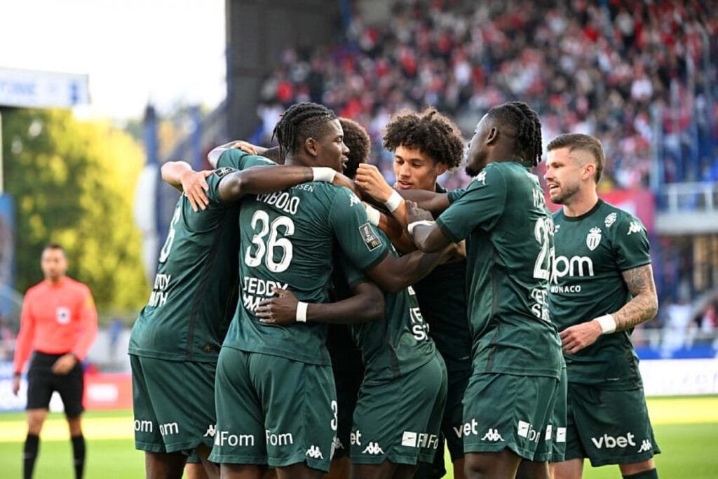 Monaco vừa đánh bại Auxerre 3-0