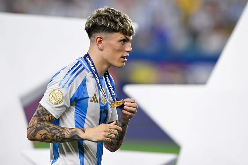 Garnacho hiện là tuyển thủ Argentina