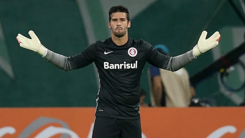 Alisson bắt đầu hành trình tại Internacional