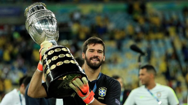 Alisson giành Copa America cùng ĐT Brazil