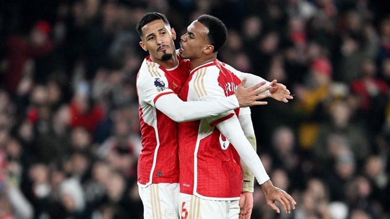 Gabriel và Saliba đang là cặp trung vệ số 1 của Arsenal