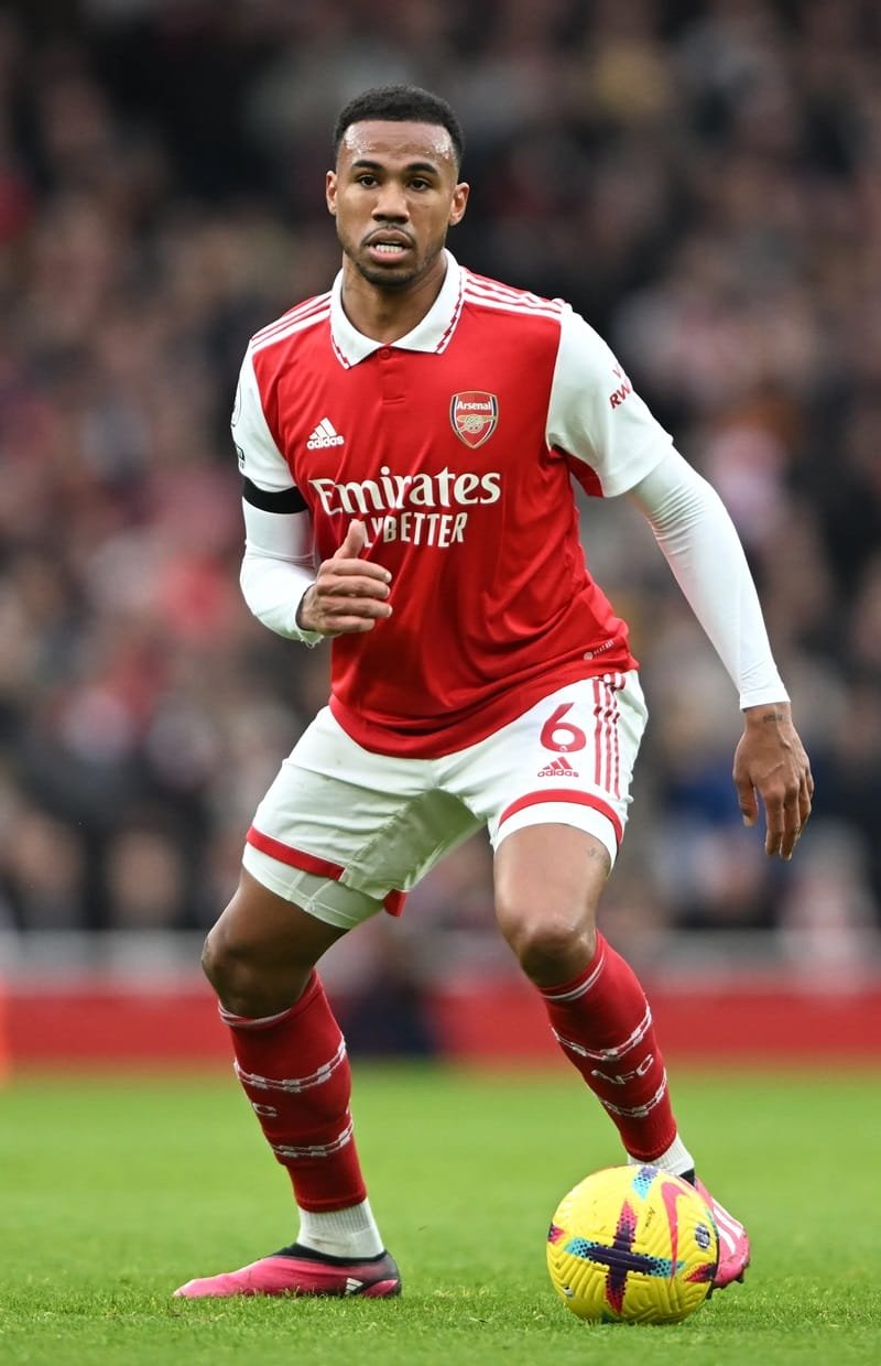 Gabriel đang giữ số 6 tại Arsenal
