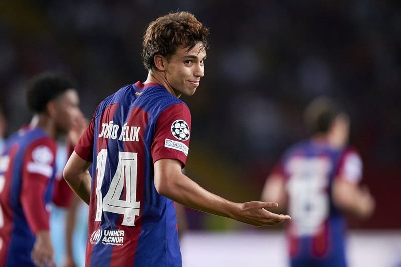 Felix cũng khoác áo số 14 khi được cho mượn tại Barcelona