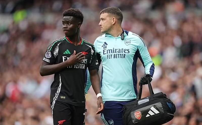 Saka chấn thương.