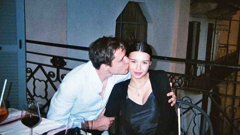 Cặp đôi trai tài gái sắc