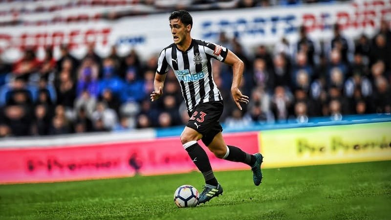 Chuyển đến Newcastle chưa thể cứu vớt sự nghiệp của Merino.