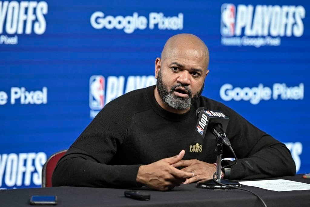 J.B. Bickerstaff được chọn thay thế Monty William