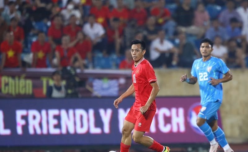 Cuộc so tài với Ấn Độ là trận đấu cuối của Văn Quyết cùng ĐT Việt Nam (Ảnh: VFF).