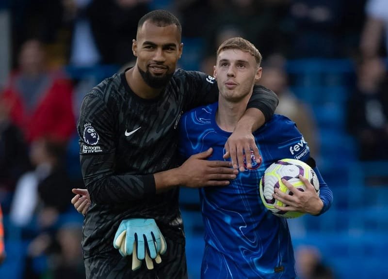 Robert Sanchez có lỗi trong cả 2 bàn thua của Chelsea trước Brighton