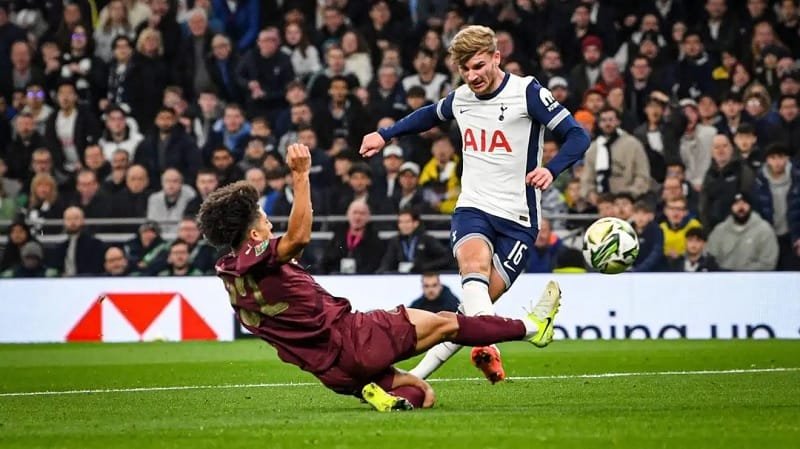 Tottenham loại Man City
