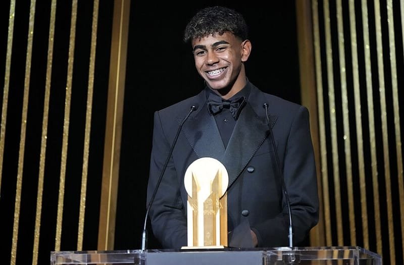 Lamine Yamal giành Kopa Trophy
