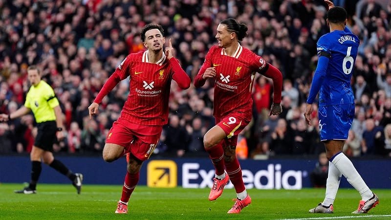 Liverpool hạ Chelsea