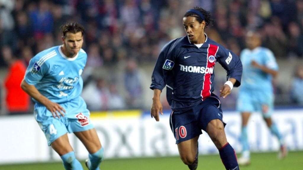 Ronaldinho không thể gia nhập Man United vì lý do ngoài chuyên môn