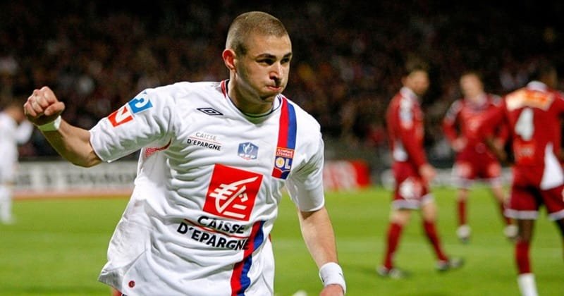 Benzema chớp lấy thời cơ để khẳng định vị trí và tên tuổi trong màu áo Lyon.