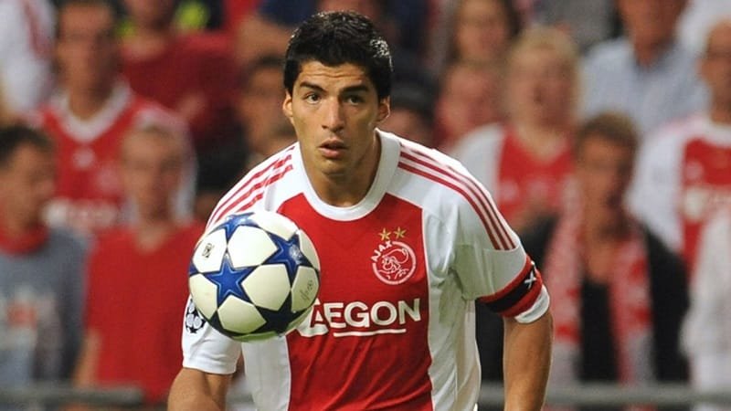 Suarez đã được cả châu Âu chú ý bởi những màn trình diễn đẳng cấp ở Ajax.