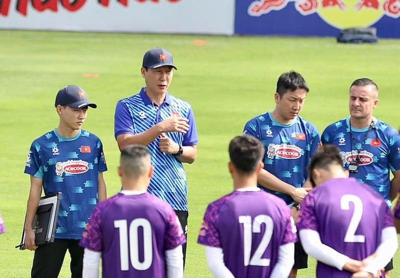 HLV Kim Sang Sik tự tin có thể giúp Việt Nam vào chung kết ASEAN CUP