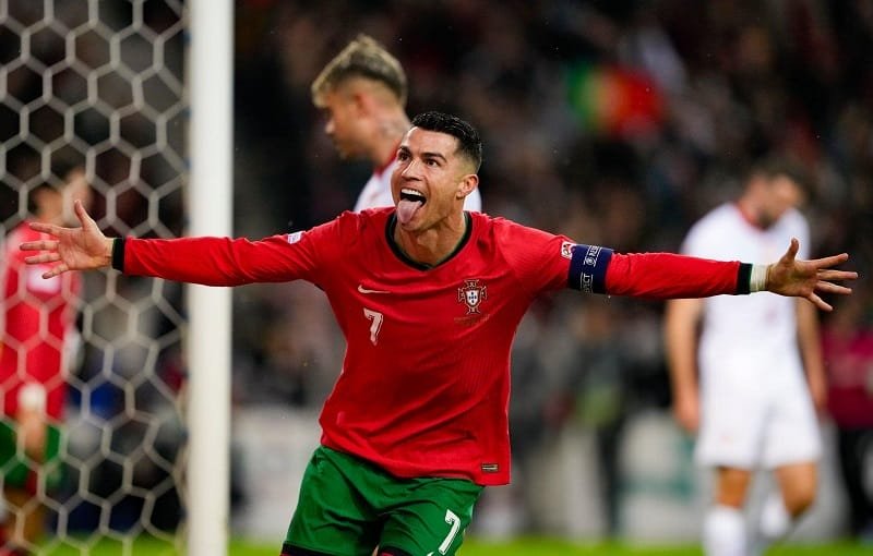 Ronaldo giải nghệ
