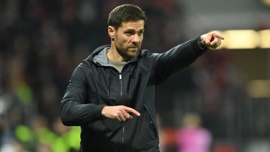 Xabi Alonso sẽ thay thế vị trí của Carlo Ancelotti