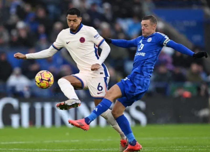 Colwill bị đau sau trận Leicester.