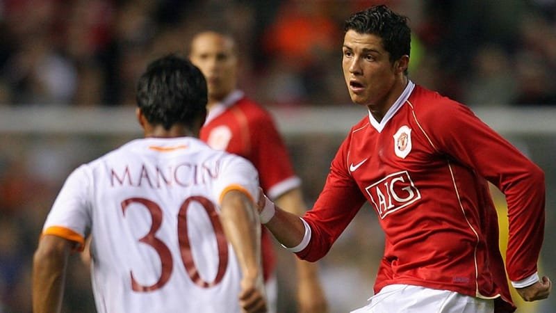 CR7 chơi không tồi trước Roma ở tứ kết C1