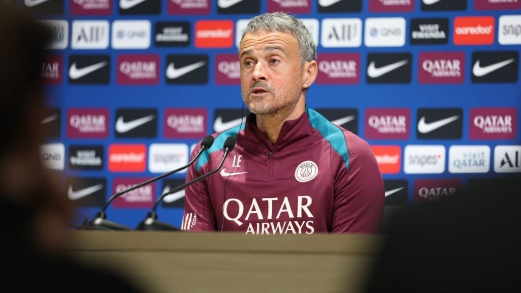 HLV Enrique hài lòng về thành tích PSG