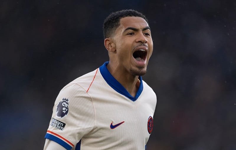 Levi Colwill thể hiện rõ sự tự tin.