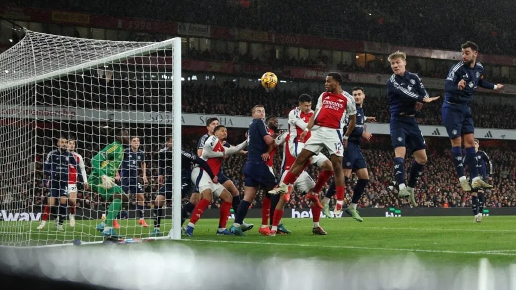 Man United để thua bởi các tình huống cố định của Arsenal