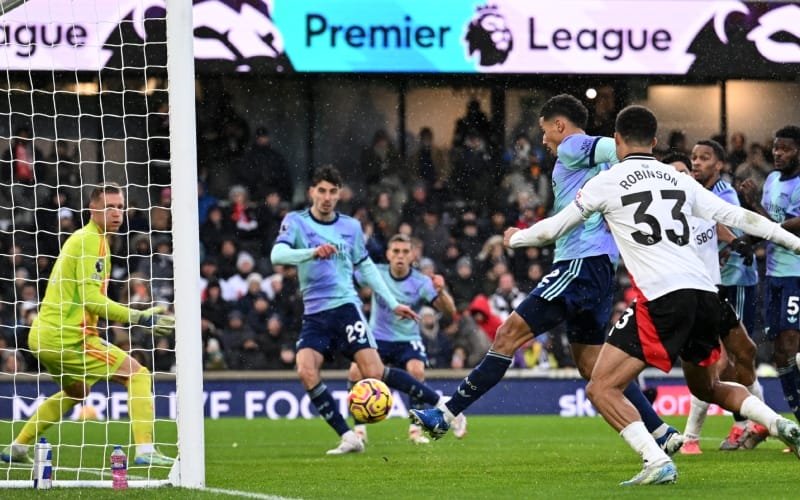 Arsenal rất mạnh ở những pha bóng cố định