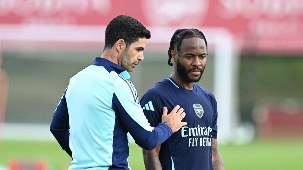 Arsenal mượn Sterling từ Chelsea trong một mùa giải