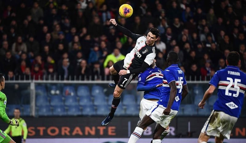 Cristiano Ronaldo là một trong những cầu thủ đánh đầu giỏi nhất