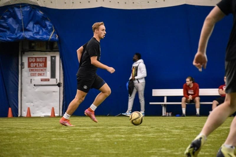 Cần cân bằng tốt giữa tấn công và phòng ngự