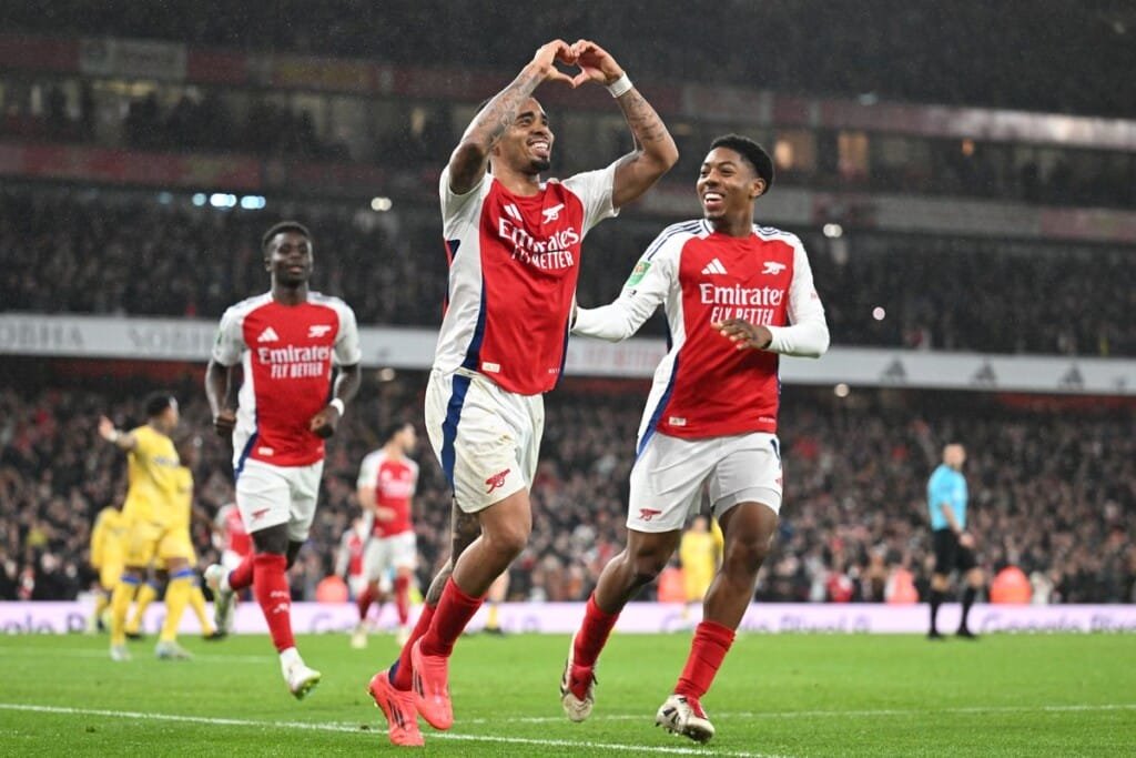Gabriel Jesus tỏa sáng mang về chiến thắng cho Arsenal.