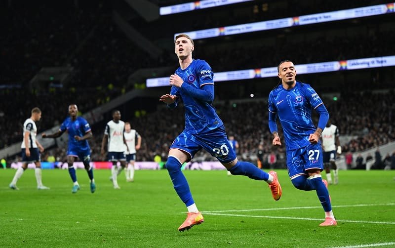 Chelsea hạ Tottenham dù bị dẫn trước 2 bàn