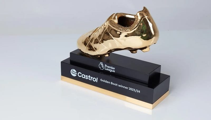 Chiếc giày Vàng Ngoại hạng Anh được trao cho cầu thủ ghi bàn hàng đầu mỗi mùa
