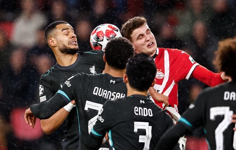 Liverpool để thua PSV với tỷ số 2-3.
