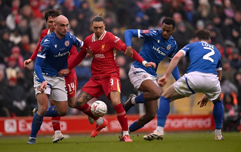 Nunez có màn trình diễn không như kỳ vọng trước đội hạng Tư Accrington.