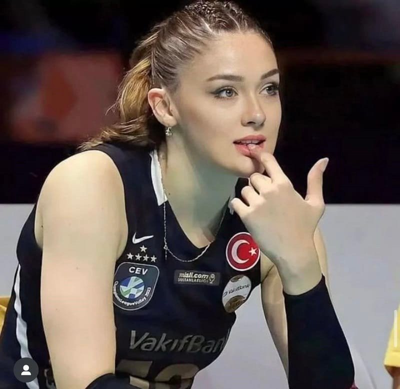 Zehra Gunes gây thương nhớ