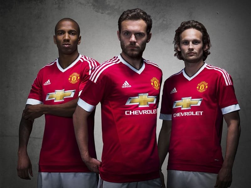 Trang phục thi đấu Man United 2015/16