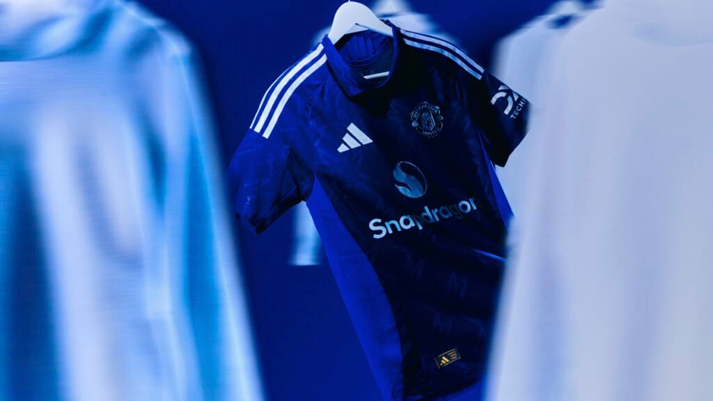 Áo MU 2025, áo Man United