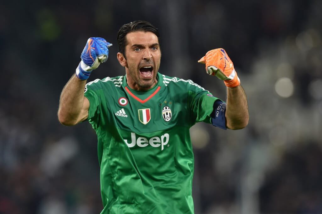 Gianluigi Buffon sở hữu nhiều kỷ lục ấn tượng.