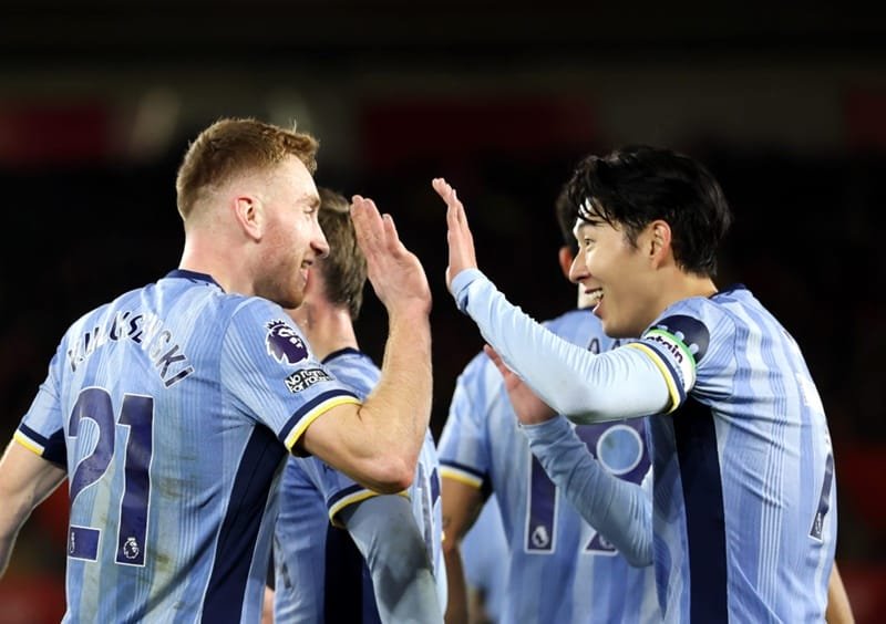 Tottenham là CLB quen thuộc của nước Anh