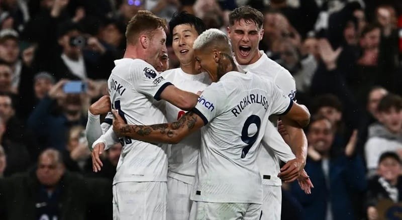 Spurs vẫn đang dự Ngoại hạng Anh