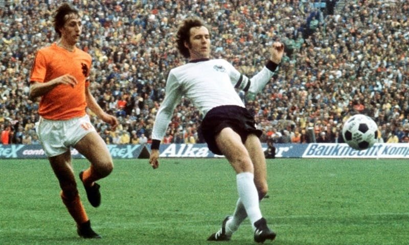 Beckenbauer tạo nên cuộc cách mạng ở vị trí hậu vệ