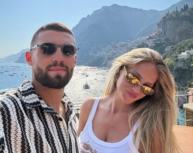 Izabel tình tứ cùng Mateo Kovacic