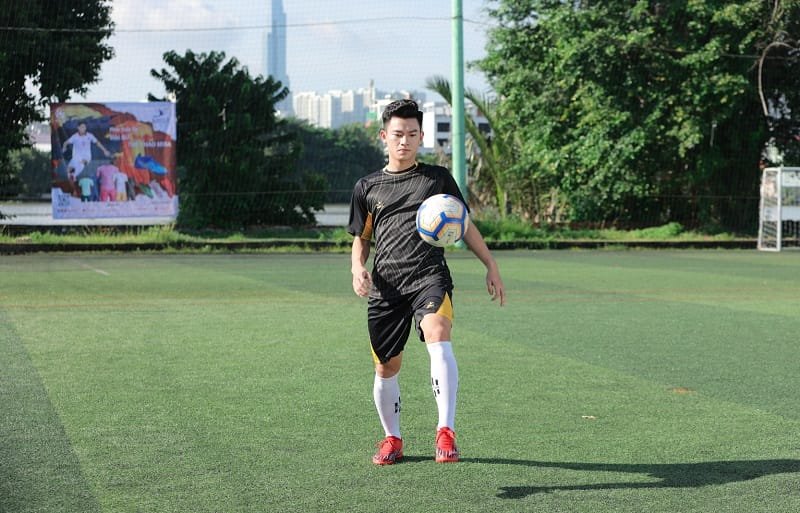 Kỹ thuật tâng bóng giúp tăng cảm giác bóng