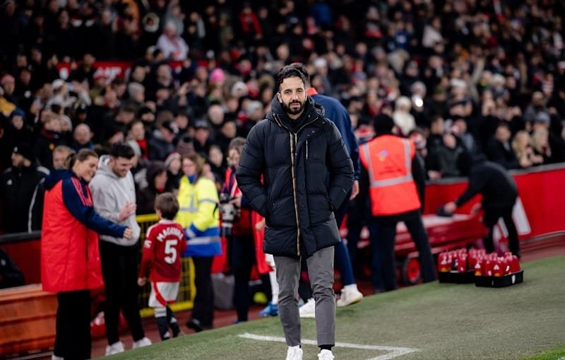 HLV Ruben Amorim cho biết Man United là đội bóng có nhiều áp lực.