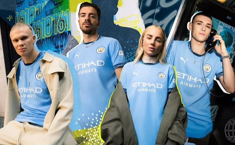 Áo đấu sân nhà của câu lạc bộ bóng đá Manchester City ở mùa giải 2024/25
