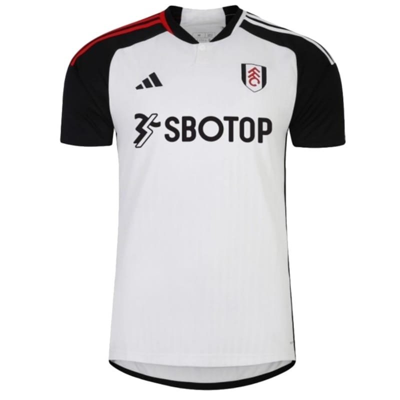 Áo đấu sân nhà của Fulham lấy màu trắng làm chủ đạo