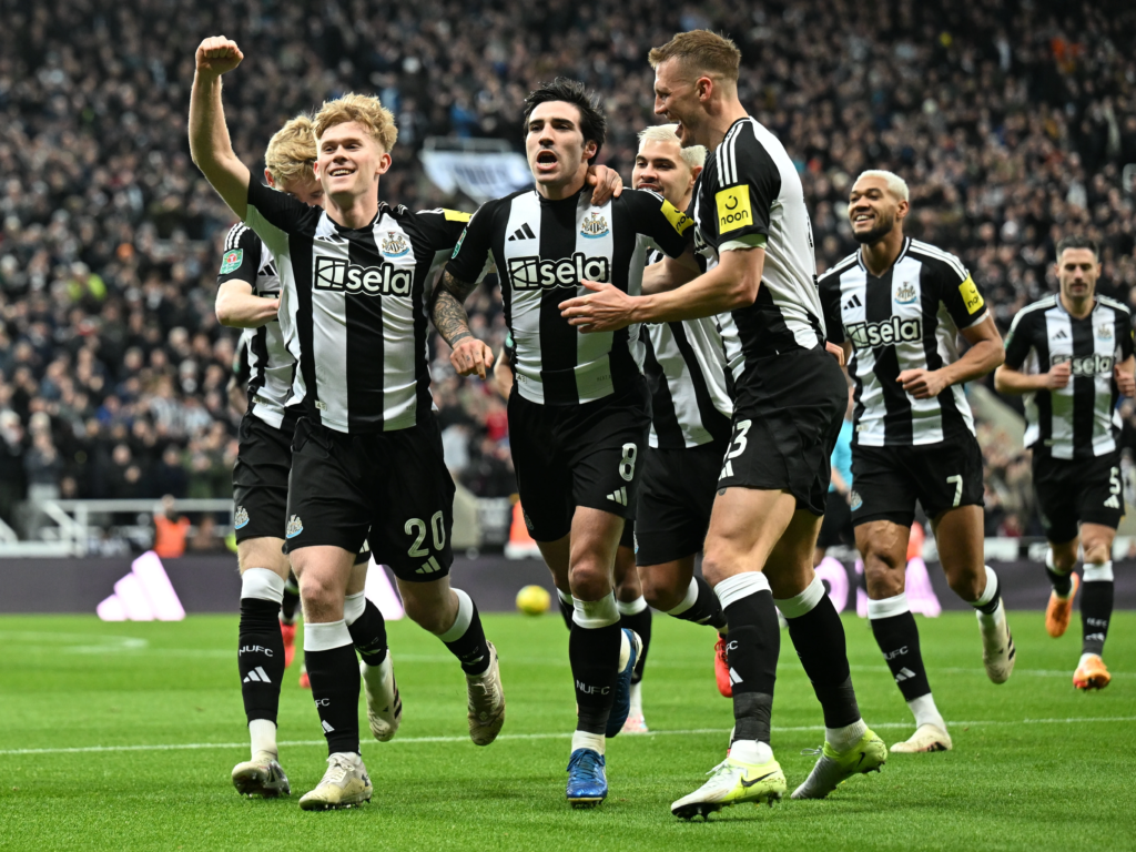 Hình ảnh các cầu thủ của câu lạc bộ bóng đá Newcastle United.