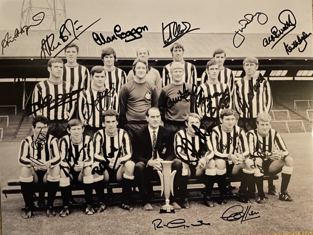 Hình ảnh các cầu thủ câu lạc bộ bóng đá Newcastle United lần đầu tham dự cúp châu Âu ở mùa 1968/69.